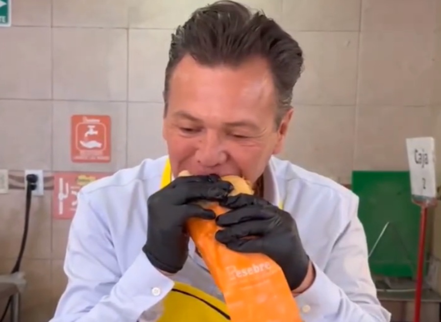 pablo lemus comiendo lonche