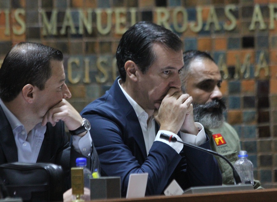 diego monraz comparece en congreso por glosa