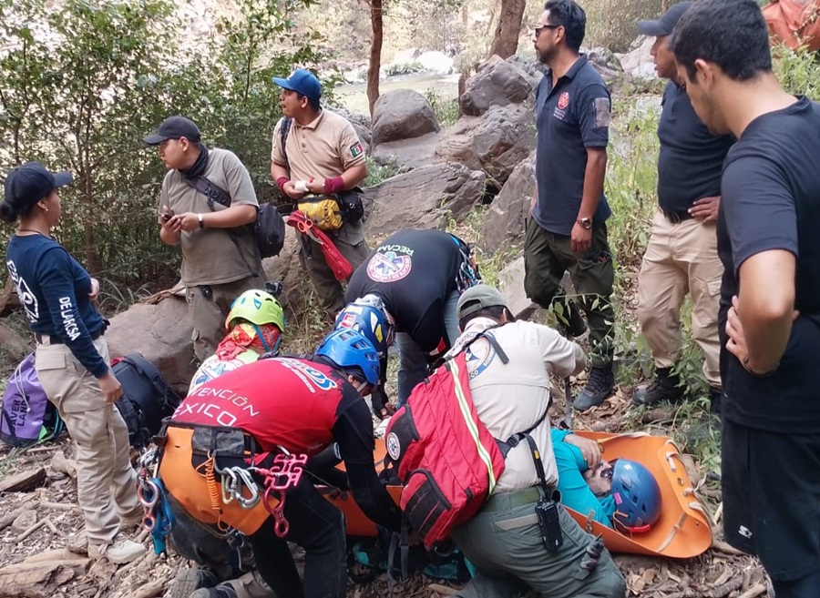 excursionistas rescatados en tapalpa