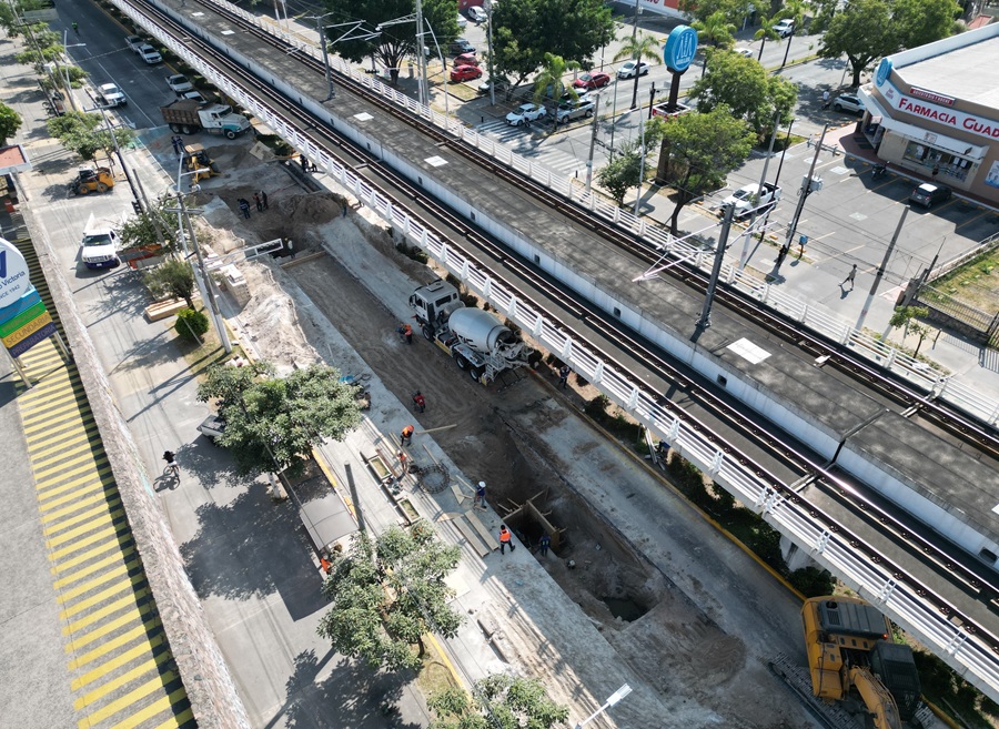 socavón en ávila camacho