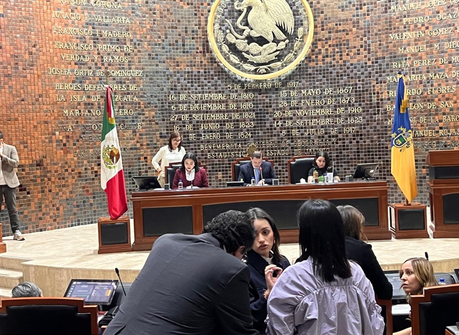 diputados del congreso de jalisco en sesión de pleno