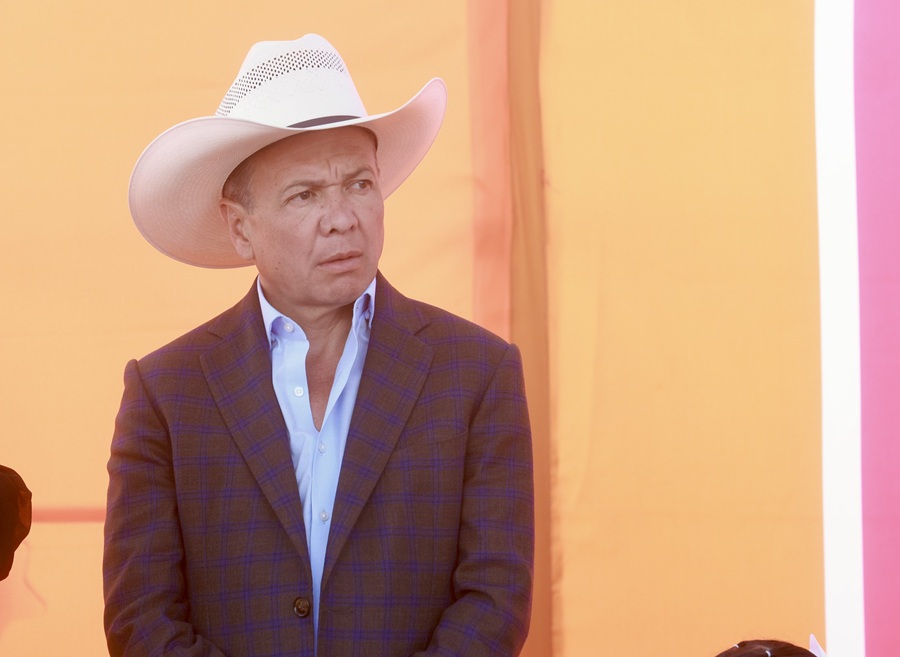 pablo lemus gobernador de jalisco con sombrero