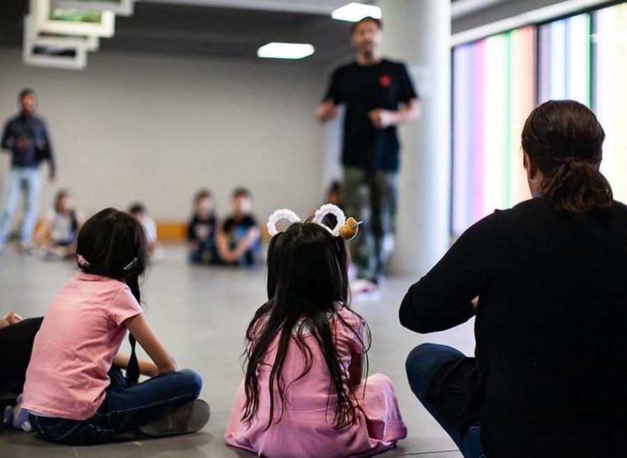 niños escuela educación