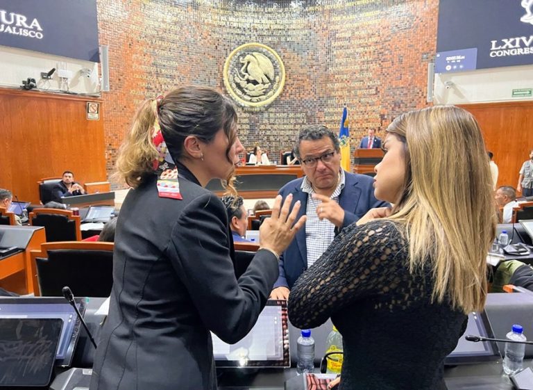 diputados del congreso de jalisco en sesión de pleno