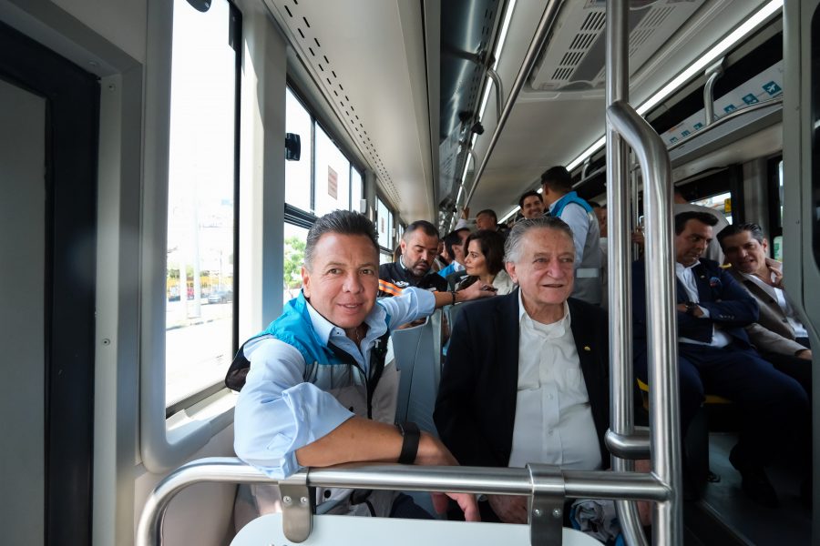 pablo lemus en mi macro aeropuerto línea 5