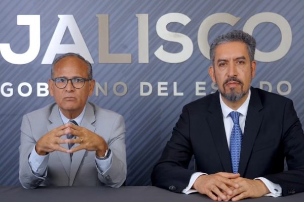 Héctor Raúl Pérez Gómez, secretario de Salud, y José Antonio Muñoz Serrano, titular de Coprisjal