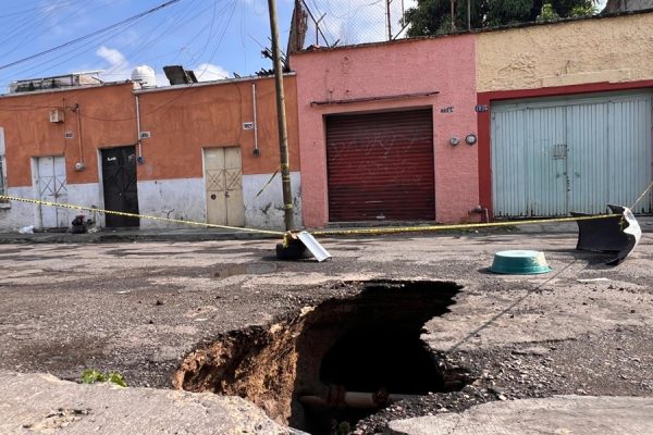 socavón colonia mezquitán guadalajara