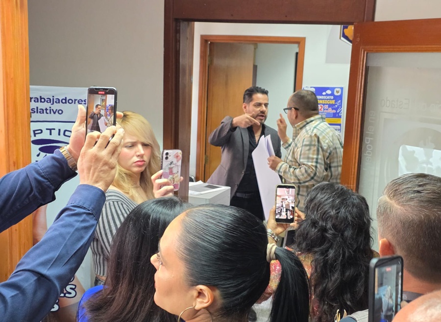 reclaman pago a líder de sindicato congreso de jalisco