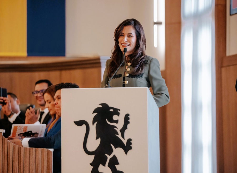 verónica delgadillo