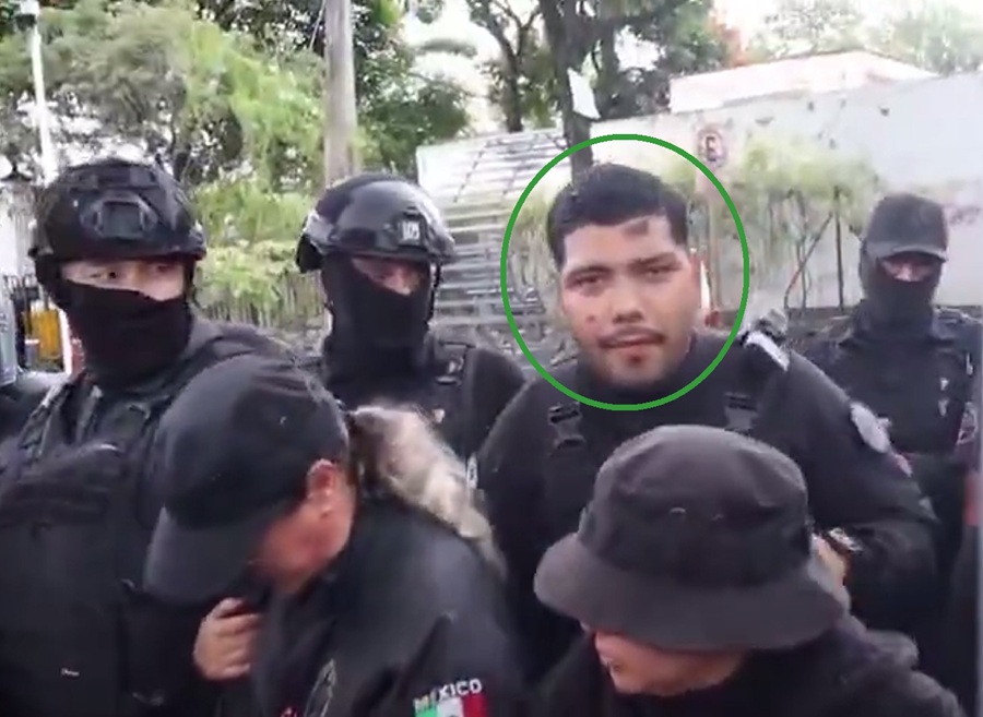 ‘Dobletean’ 2 policías que reprimieron manifestantes en GDL