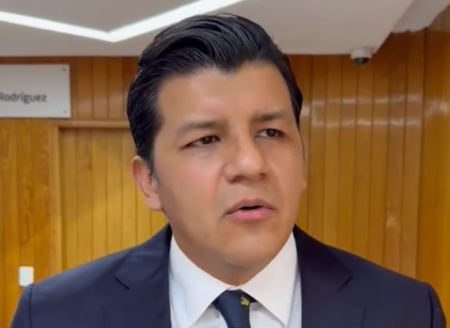Víctor Hugo Carvente Contreras contralor interno del INE