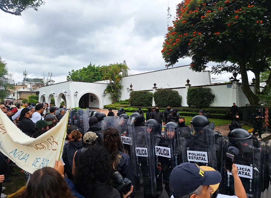 Aceptan abuso policial en marcha contra Siapa; liberan a 39
