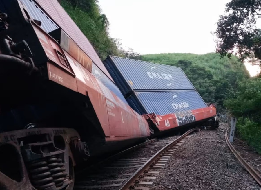 se descarrila tren en tonila